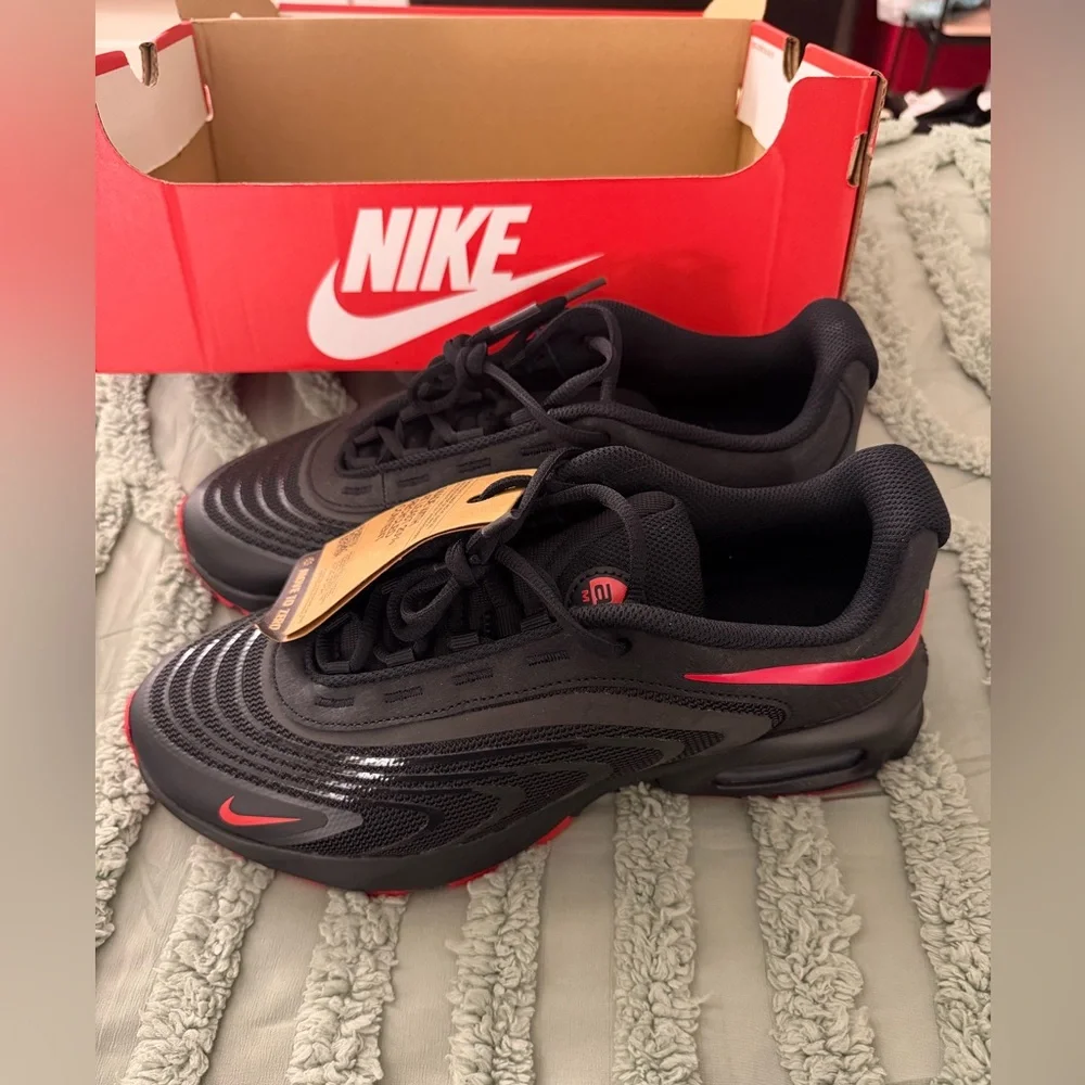 Nike Air Max Fire - Picture 2 of 5